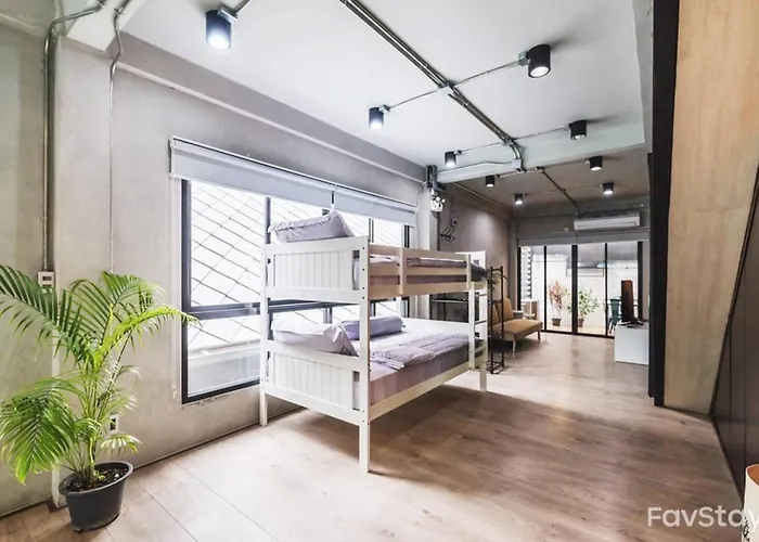 Holiday home Charming Loft-style House Near Victory Monument,