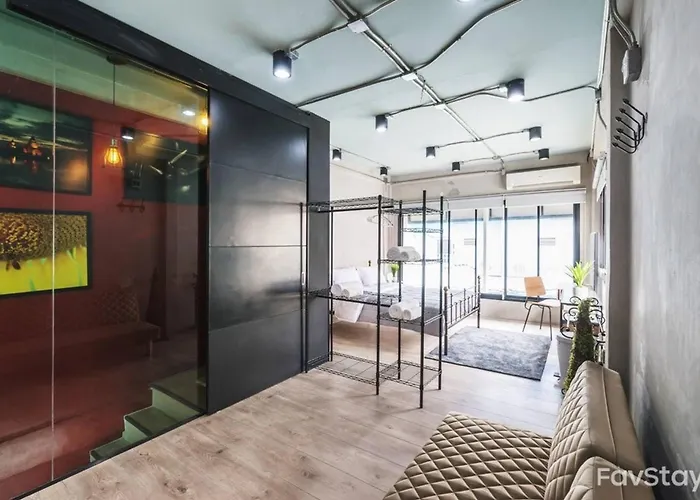 Charming Loft-style House Near Victory Monument, Bangkok