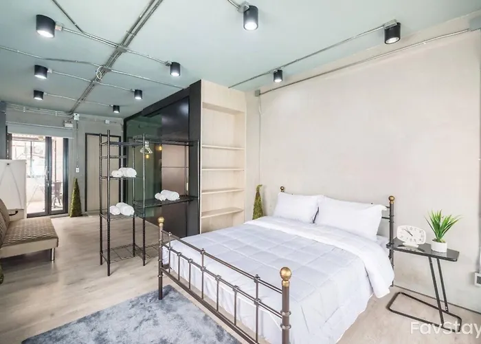 Charming Loft-style House Near Victory Monument, * Bangkok